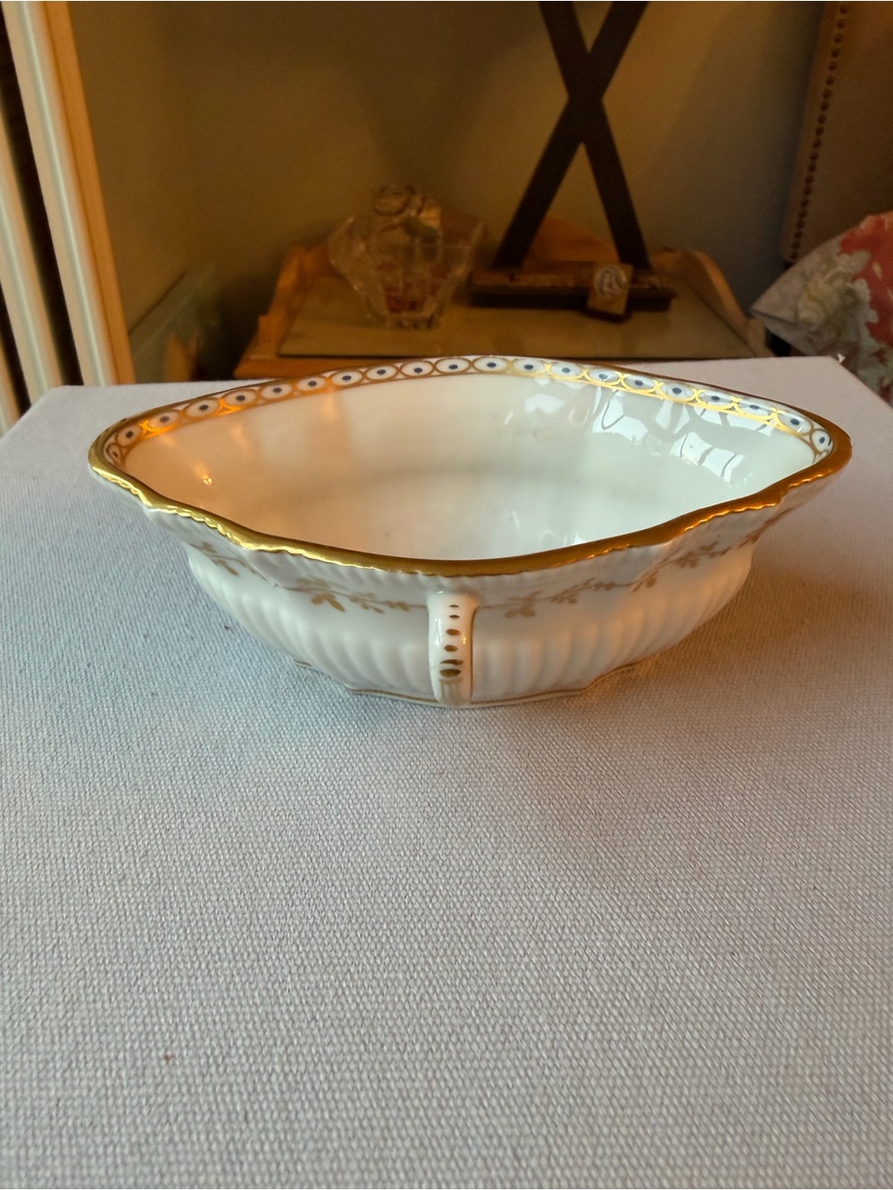 Richard Ginori 1735 Porcelain Bowl with Gold Trim and Scenic Transfer - Picture 3 of 9